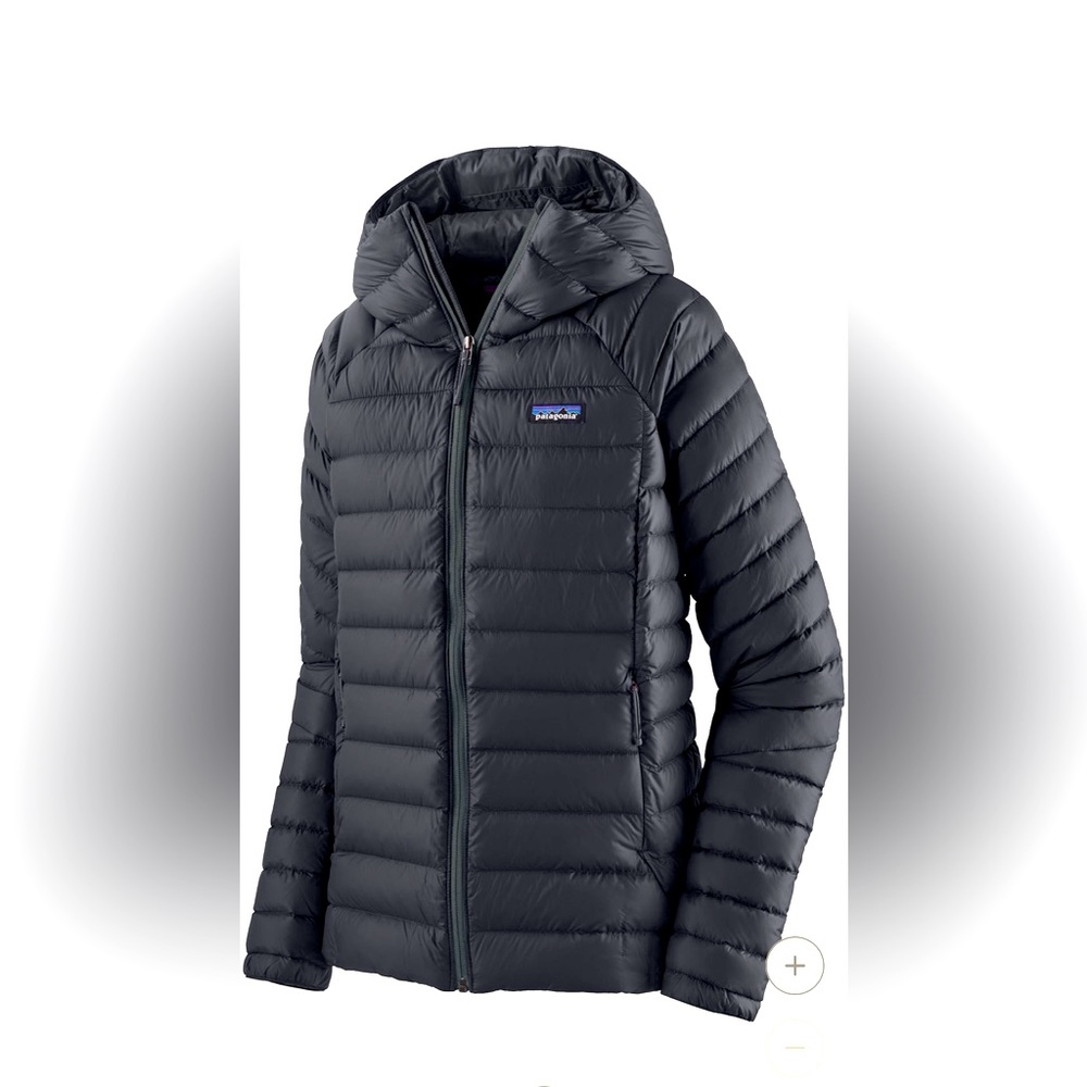 Patagonia hooded down sweater size small in black